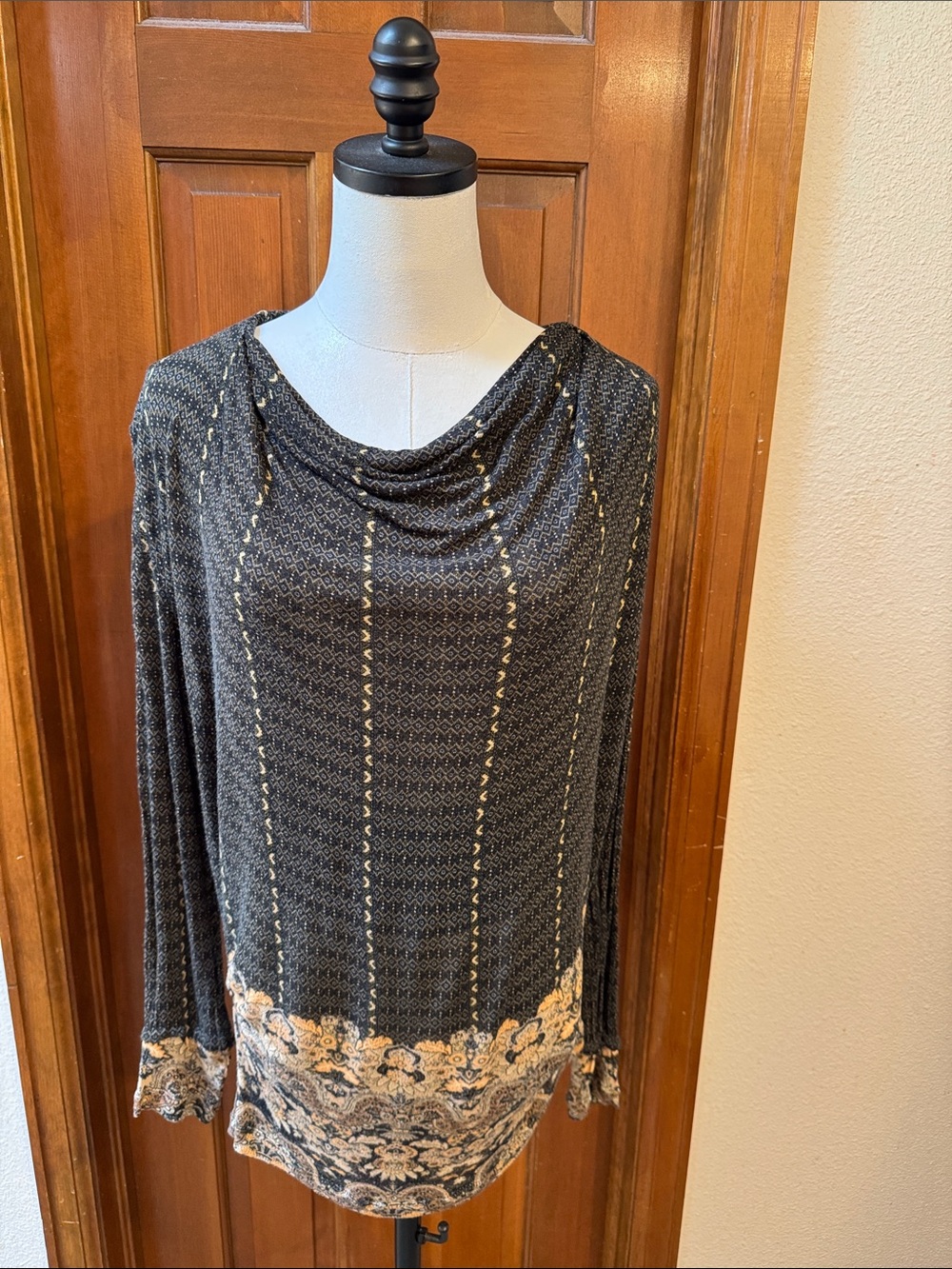 Etro Paisley Print Knit Top in Black and Tan Size 46